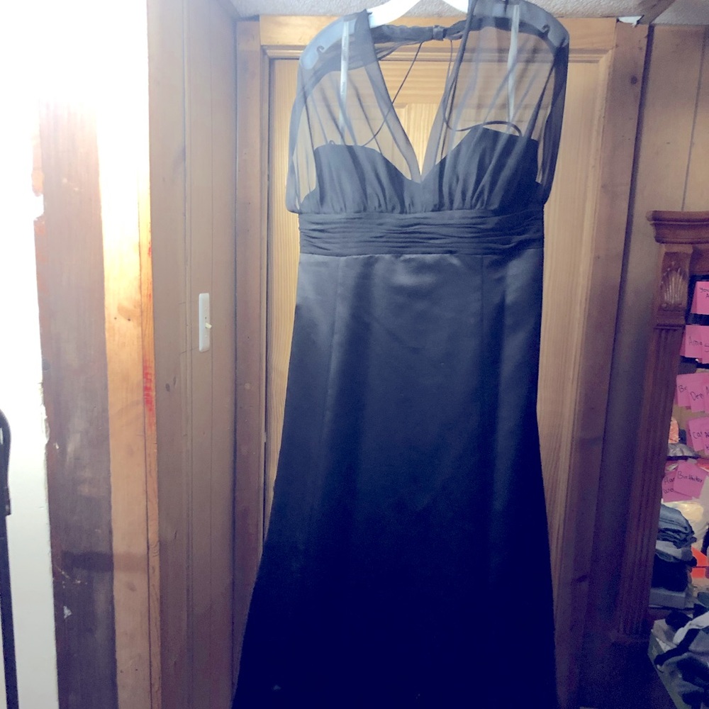 Gown - Picture 2 of 3